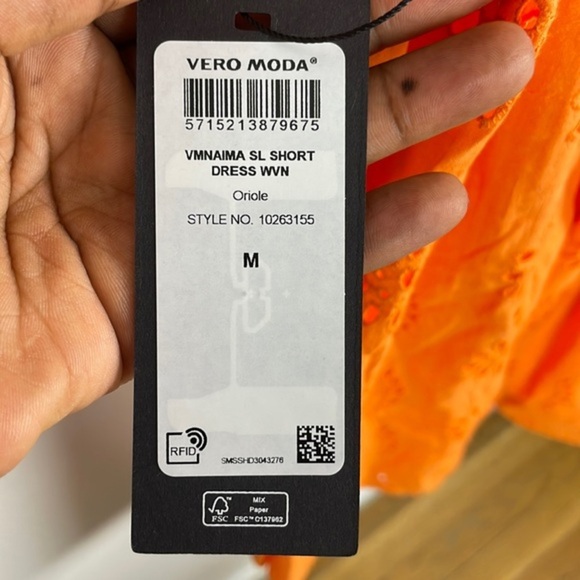 NWT Vero Moda Eyelet Ruffle Dress with Open Back - Picture 4 of 8